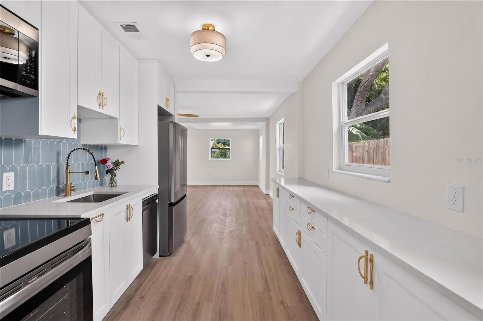 EAST ROSELAWN - Residential