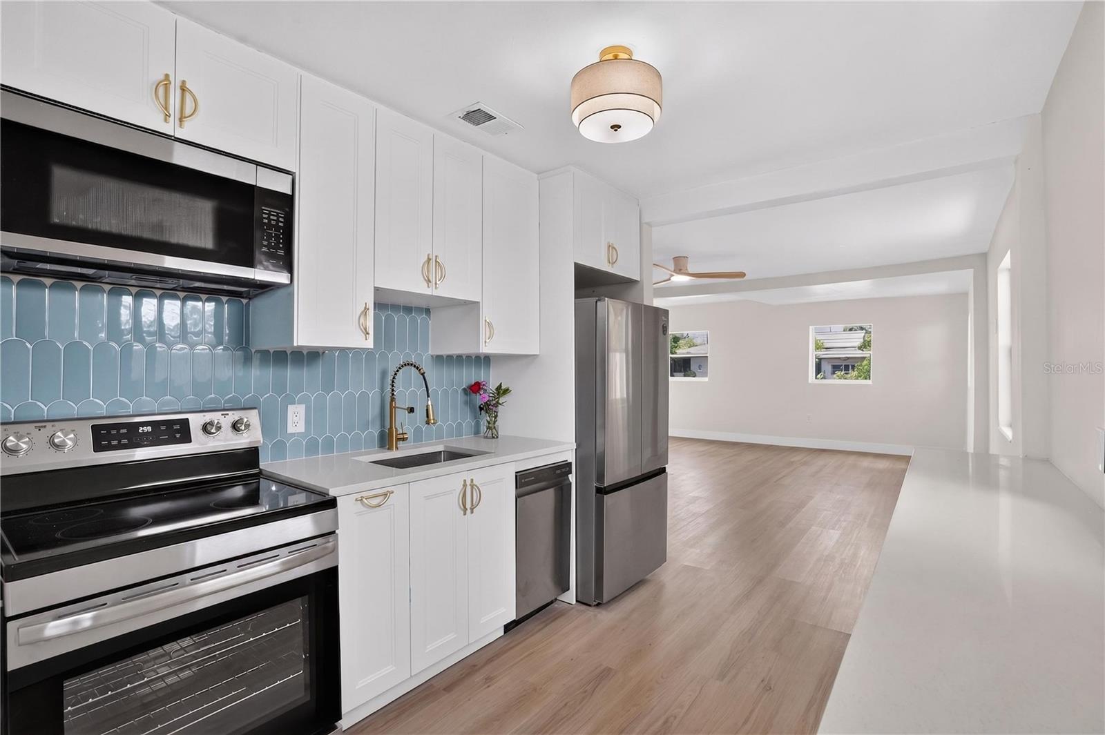 EAST ROSELAWN - Residential