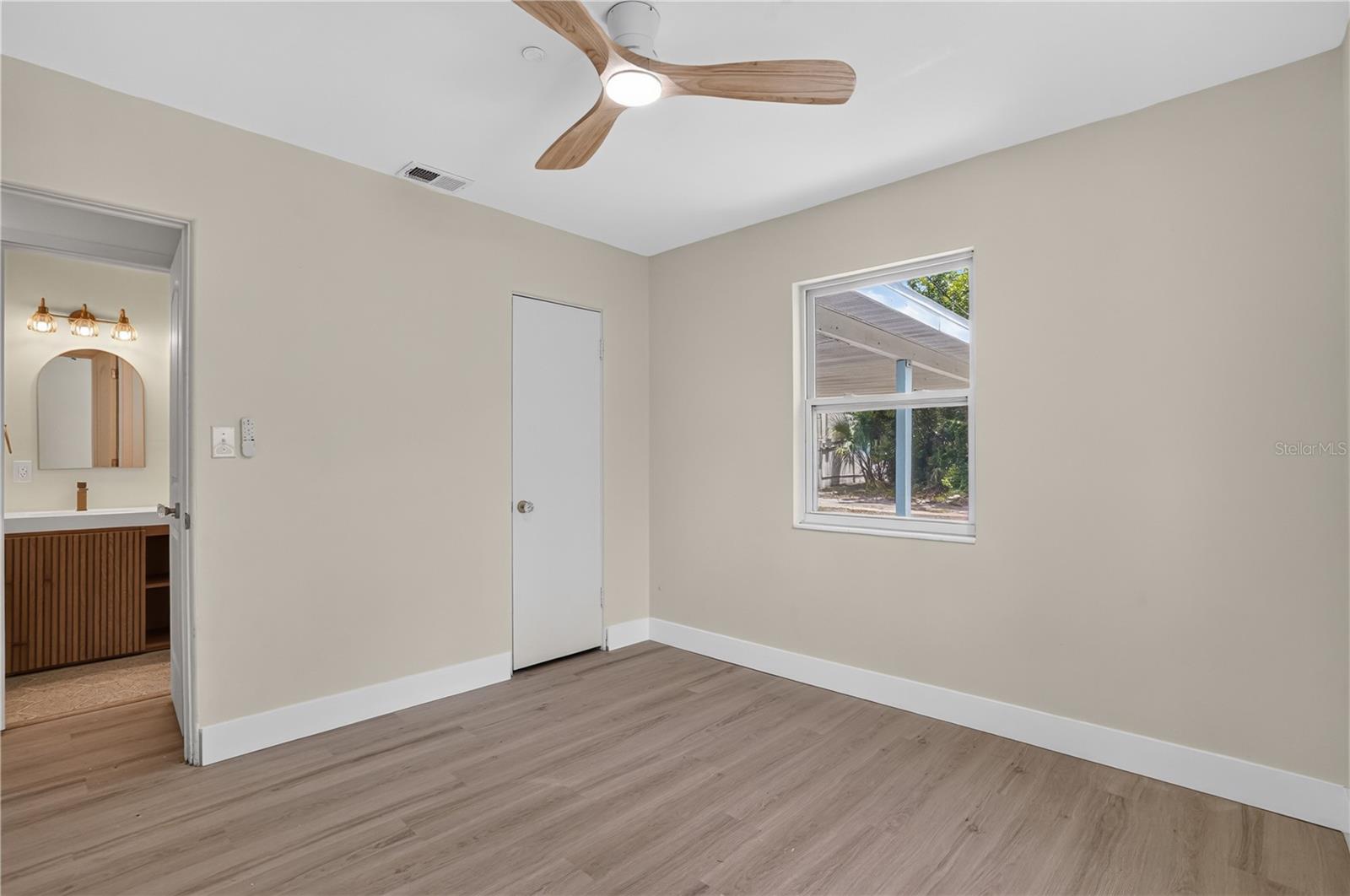 EAST ROSELAWN - Residential