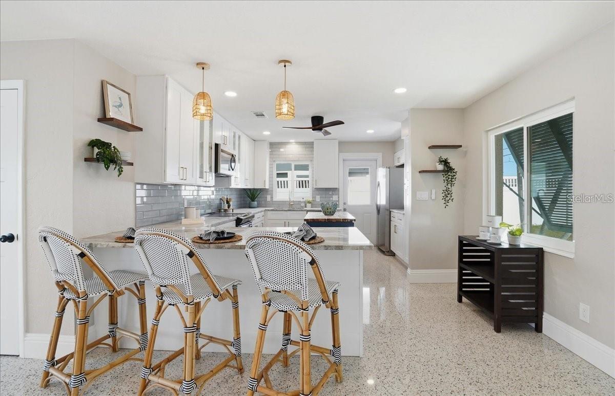ISLE OF PALMS 1ST ADD - Residential Lease