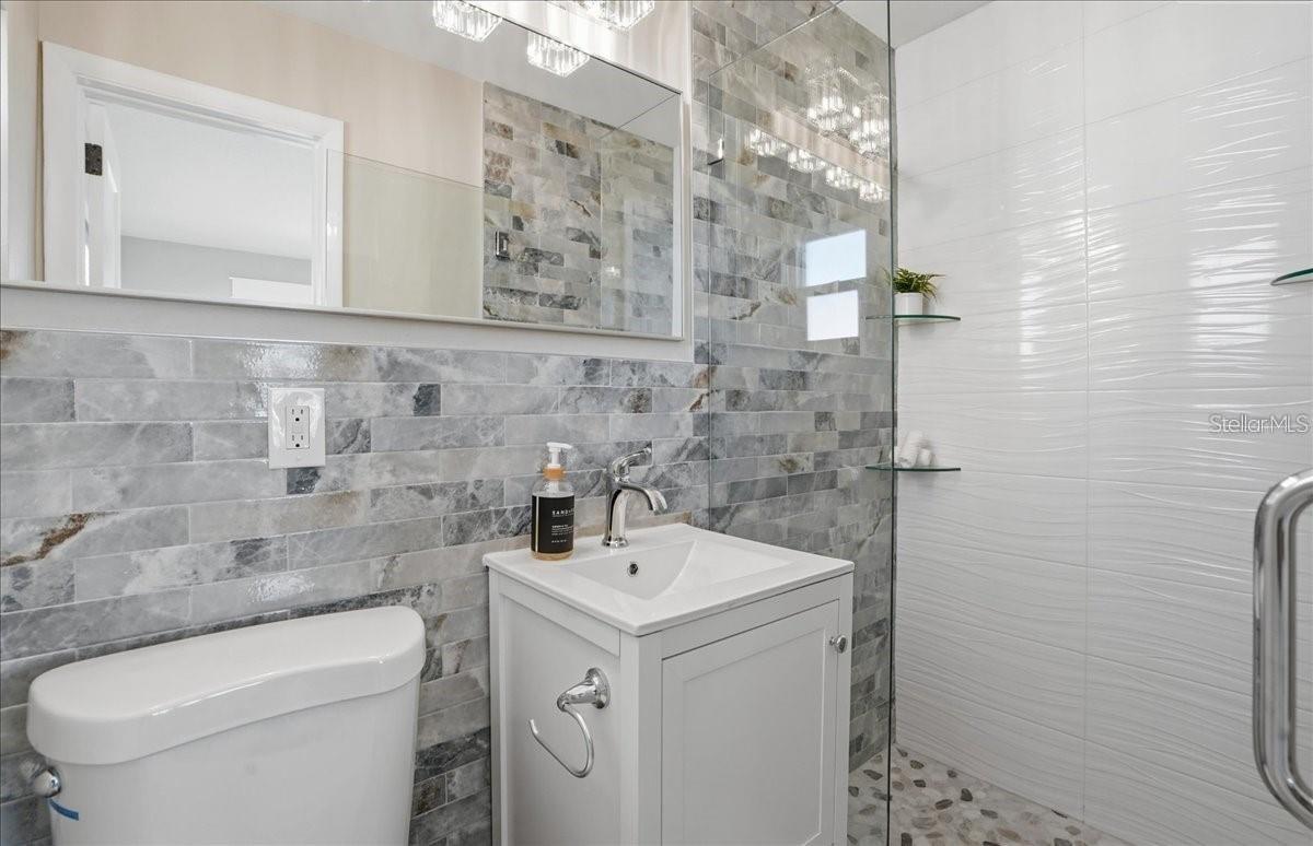ISLE OF PALMS 1ST ADD - Residential Lease