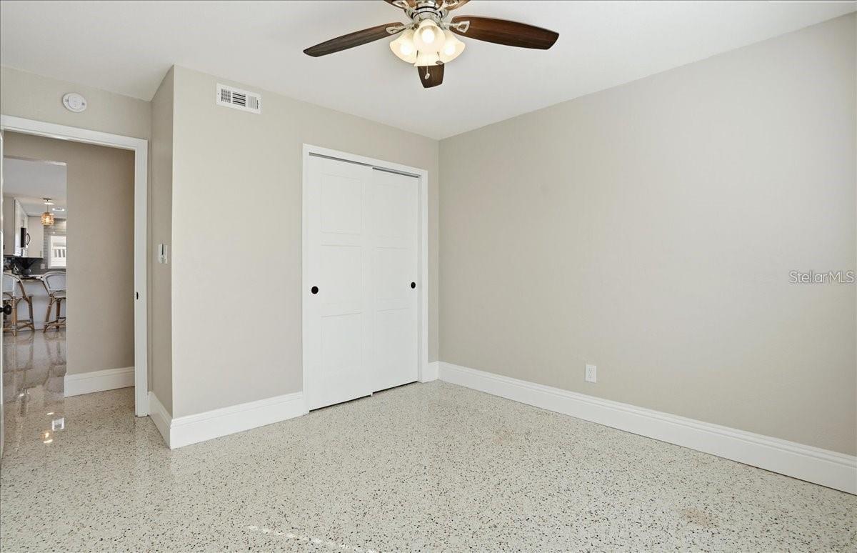 ISLE OF PALMS 1ST ADD - Residential Lease
