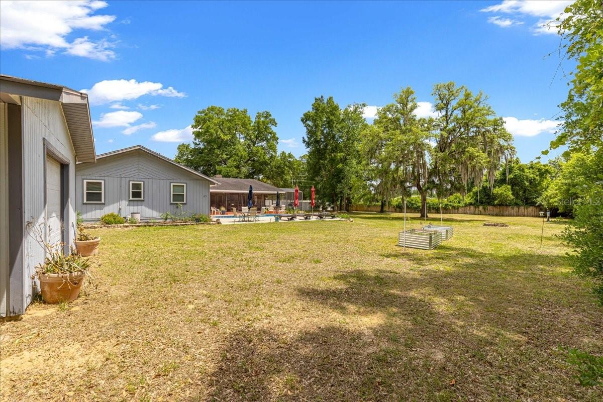 PINE WOOD ESTATE - Residential