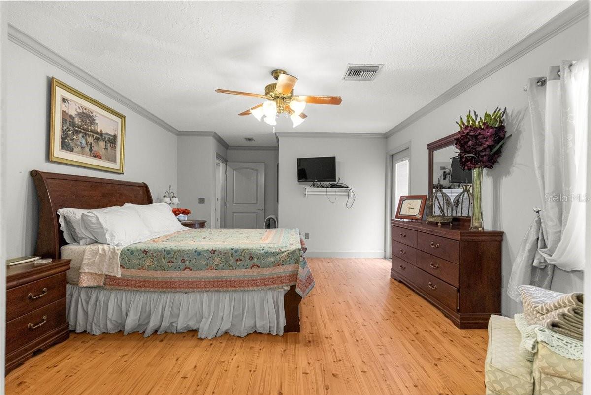 PINE WOOD ESTATE - Residential
