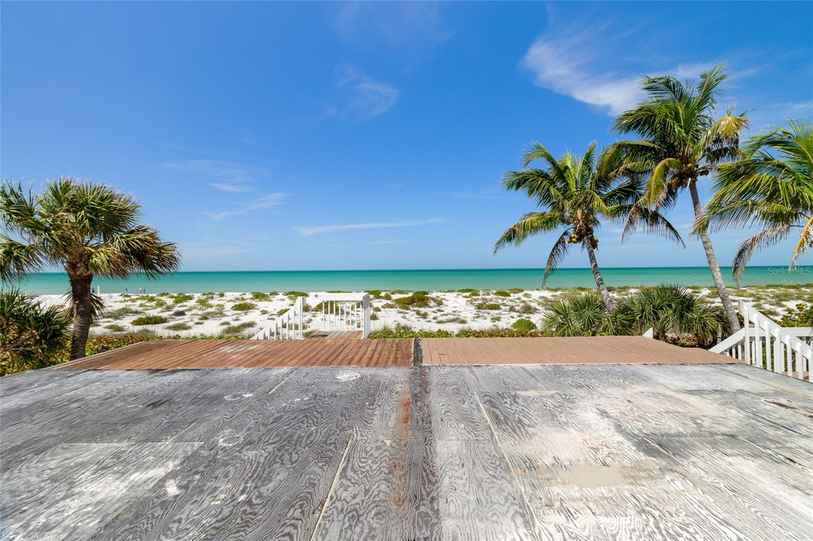 GOLDEN BEACH - Land