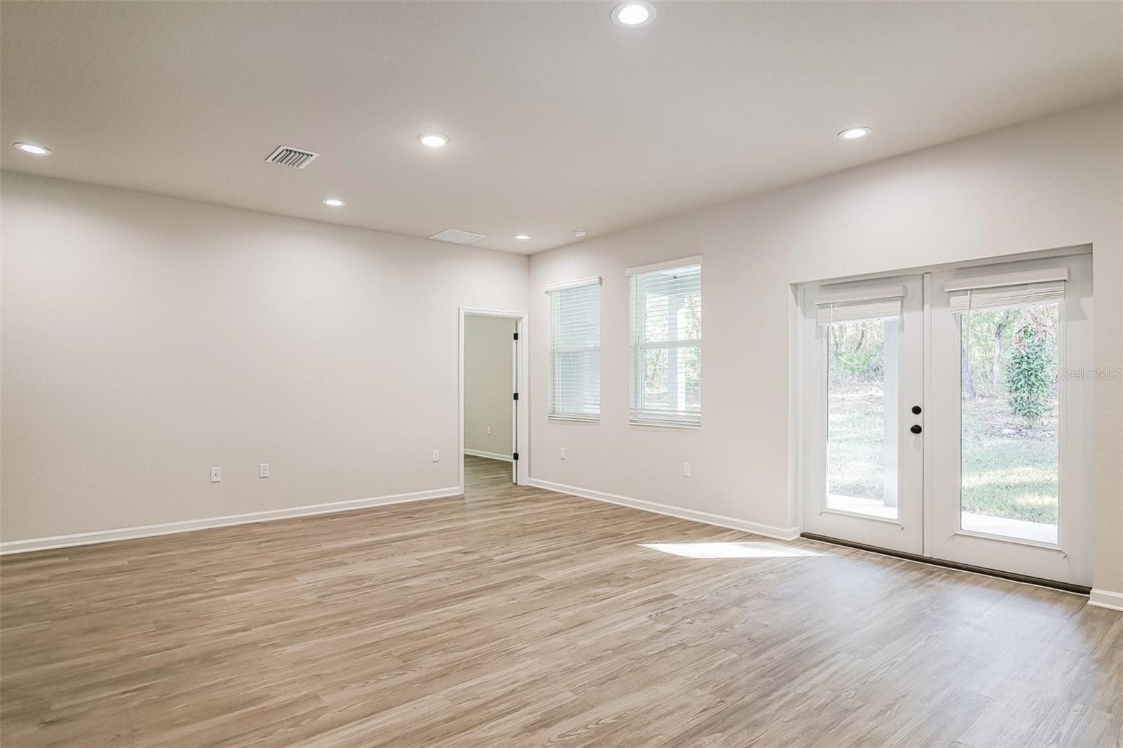 INVERNESS HIGHLANDS WEST - Residential