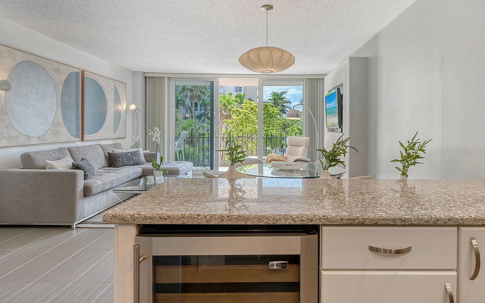 LIDO BEACH CLUB - Residential