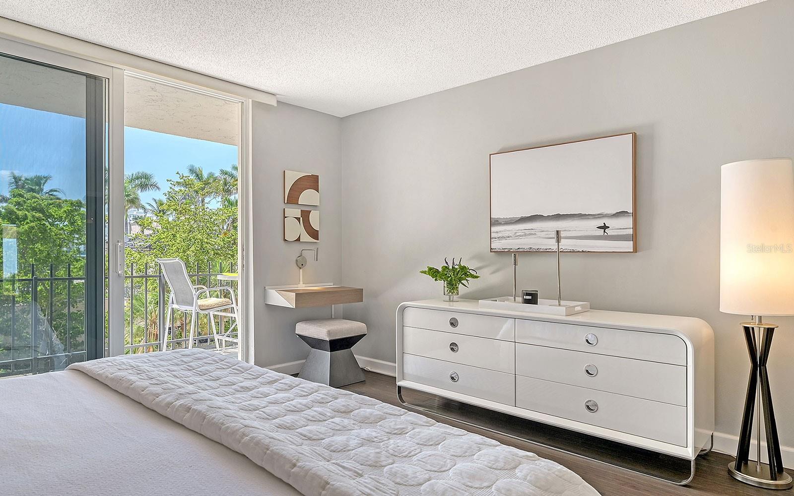 LIDO BEACH CLUB - Residential