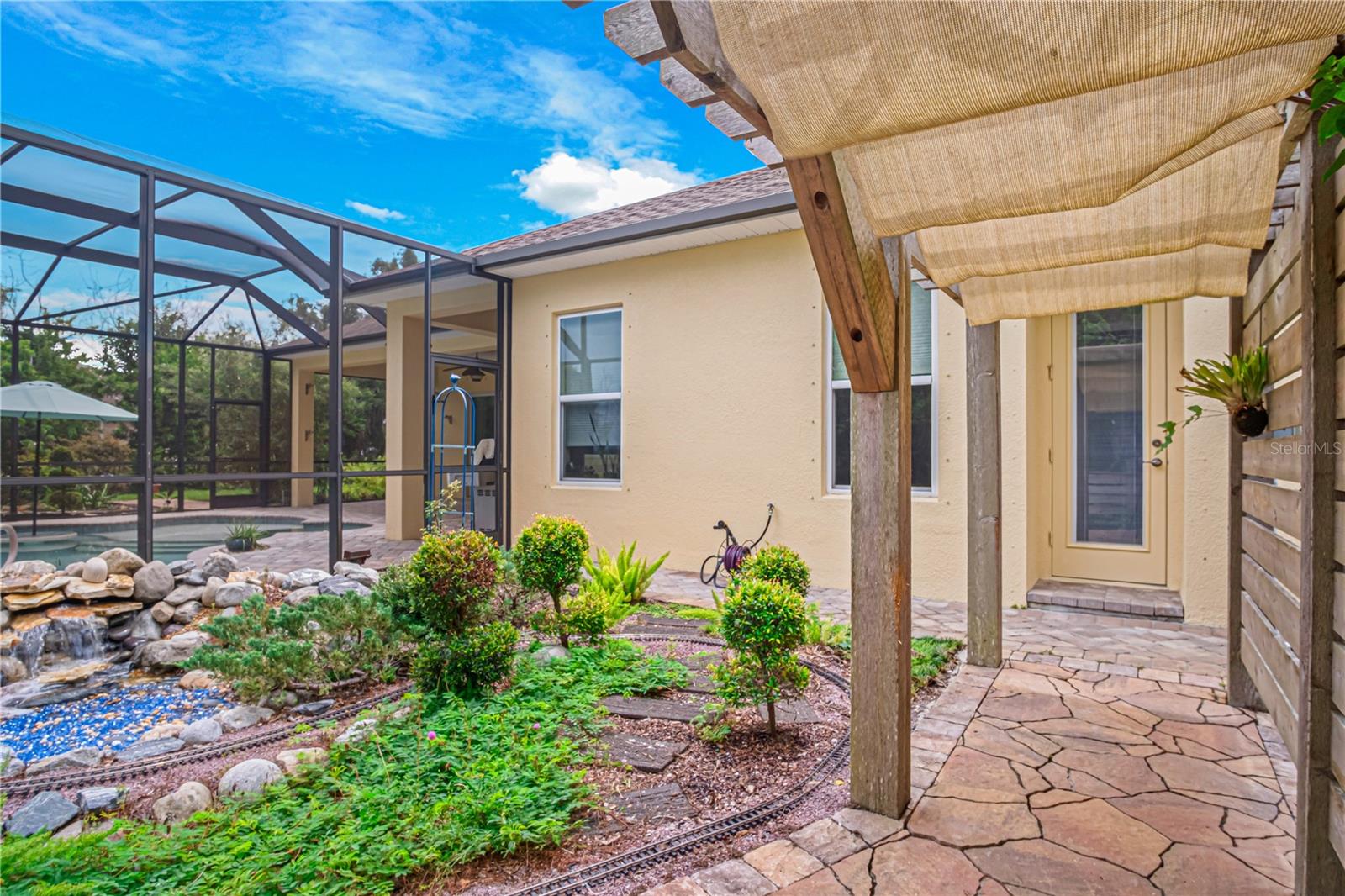 SERENO POINTE - Residential