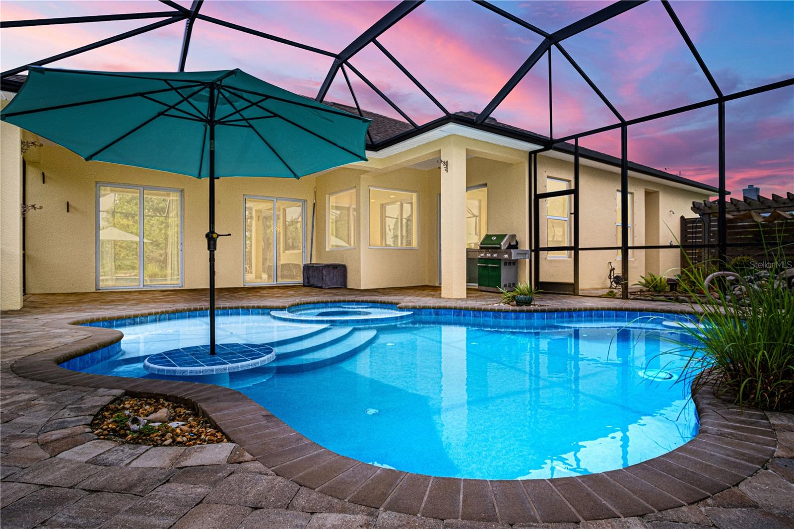 SERENO POINTE - Residential