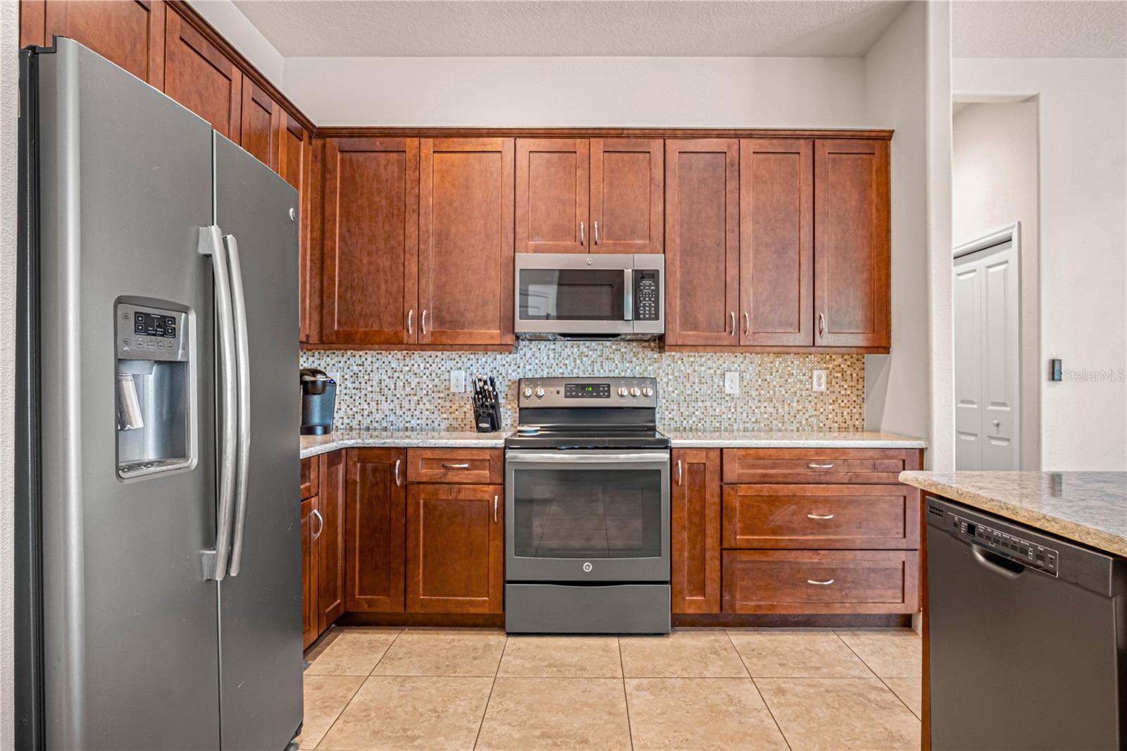 SERENO POINTE - Residential