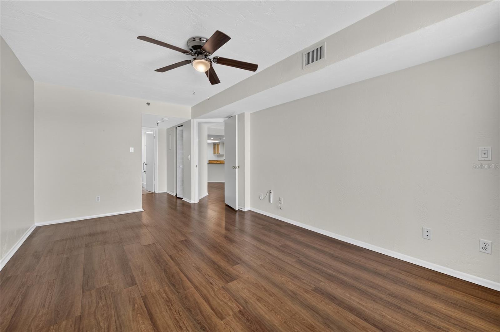 CLUB OCEANIA CONDO PH 01 & 02 - Residential