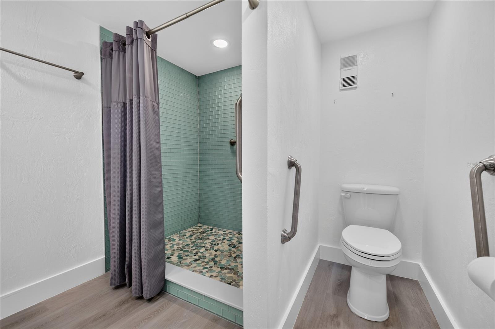 CLUB OCEANIA CONDO PH 01 & 02 - Residential