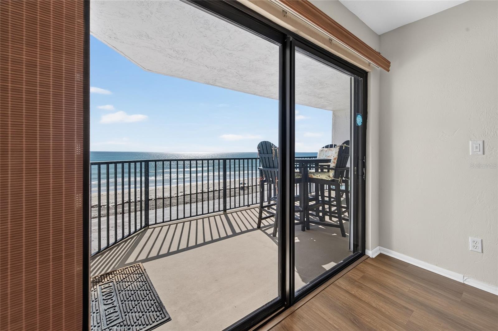 CLUB OCEANIA CONDO PH 01 & 02 - Residential