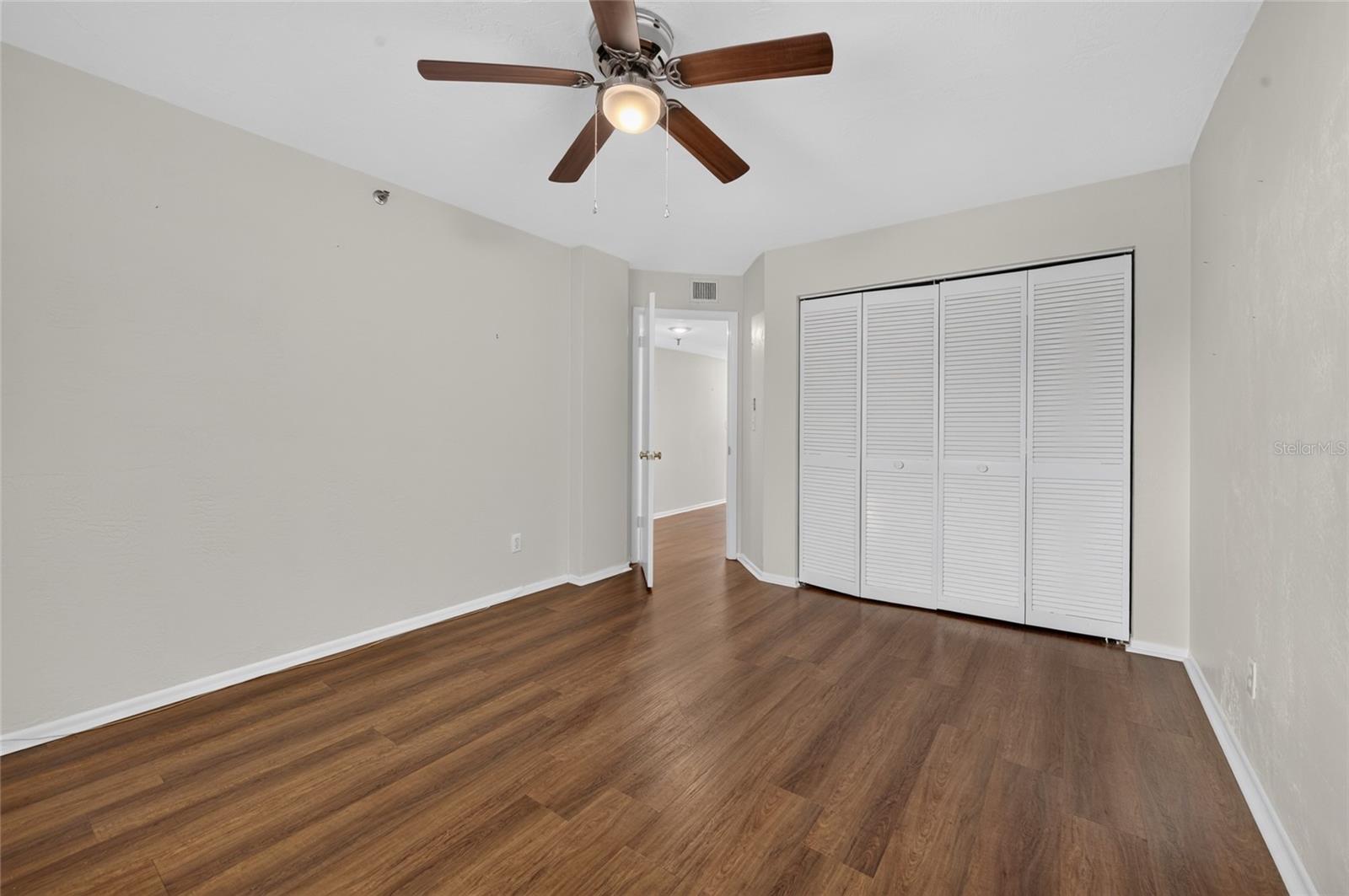 CLUB OCEANIA CONDO PH 01 & 02 - Residential