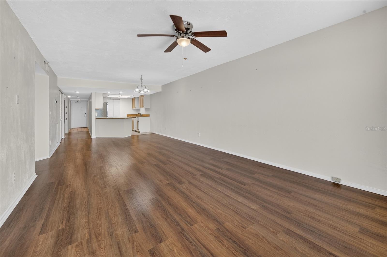 CLUB OCEANIA CONDO PH 01 & 02 - Residential