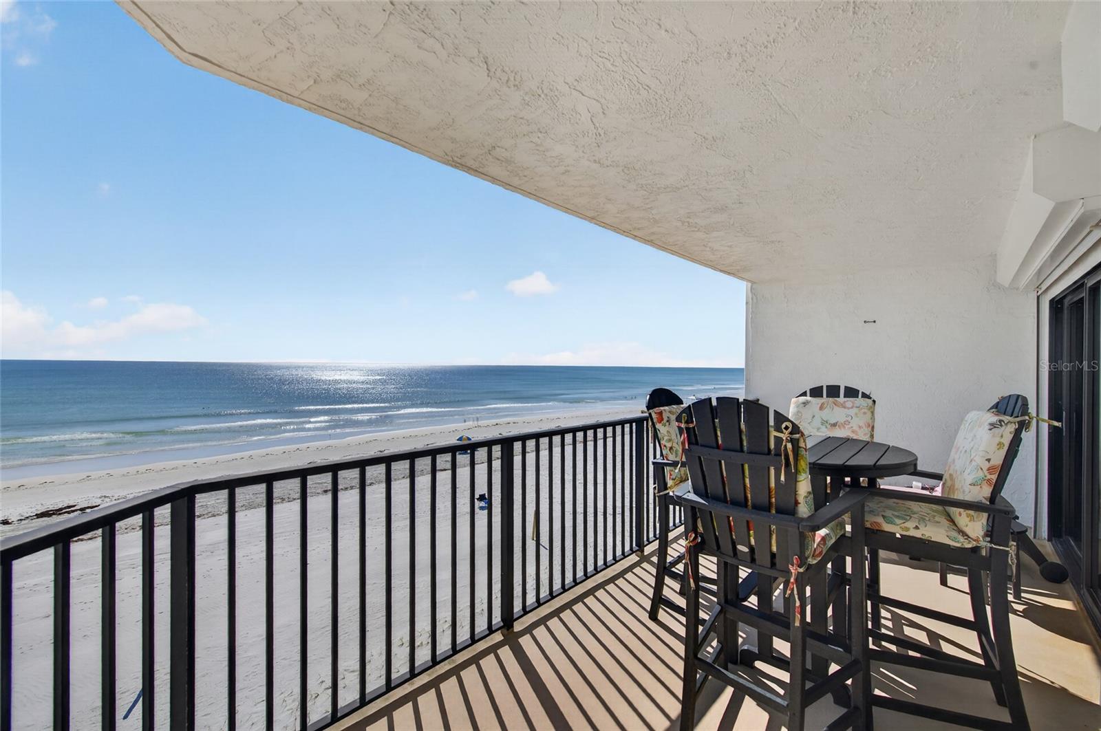 CLUB OCEANIA CONDO PH 01 & 02 - Residential