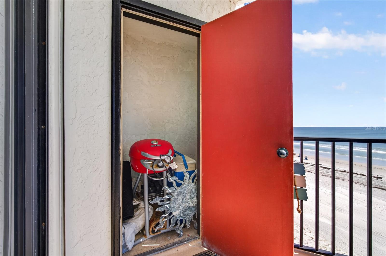 CLUB OCEANIA CONDO PH 01 & 02 - Residential