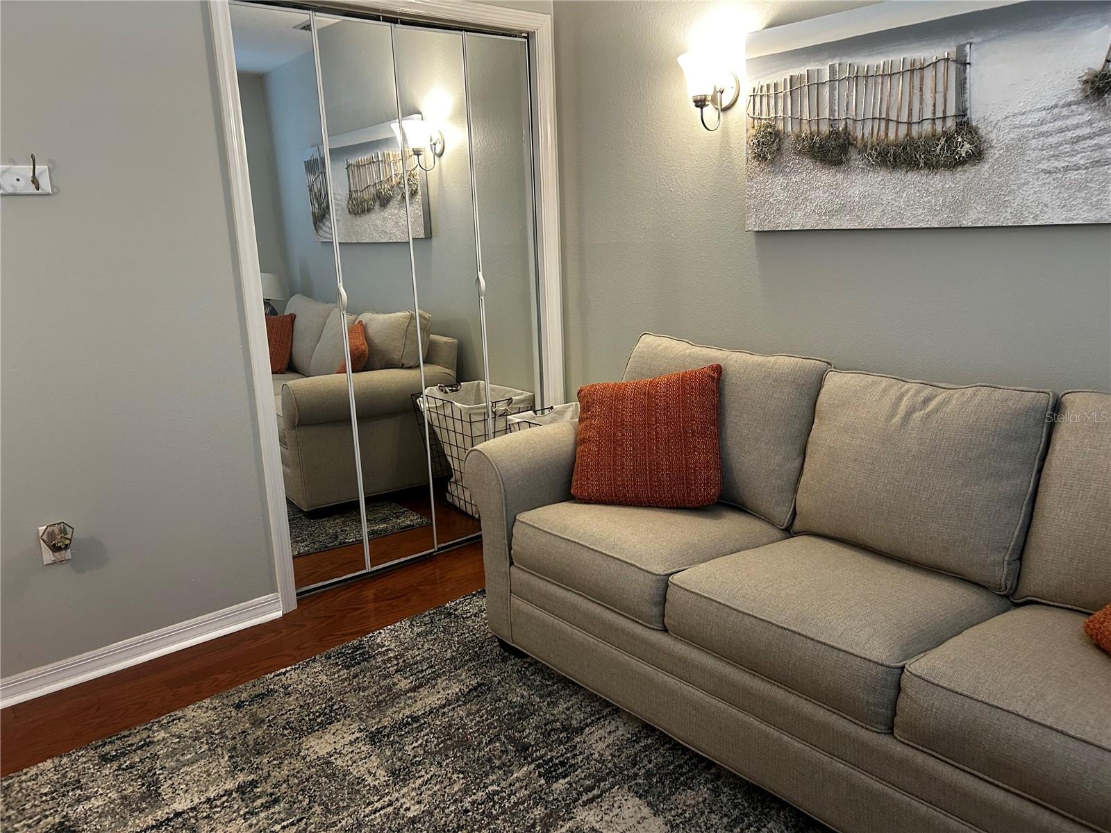 HAMILTON PLACE - Residential