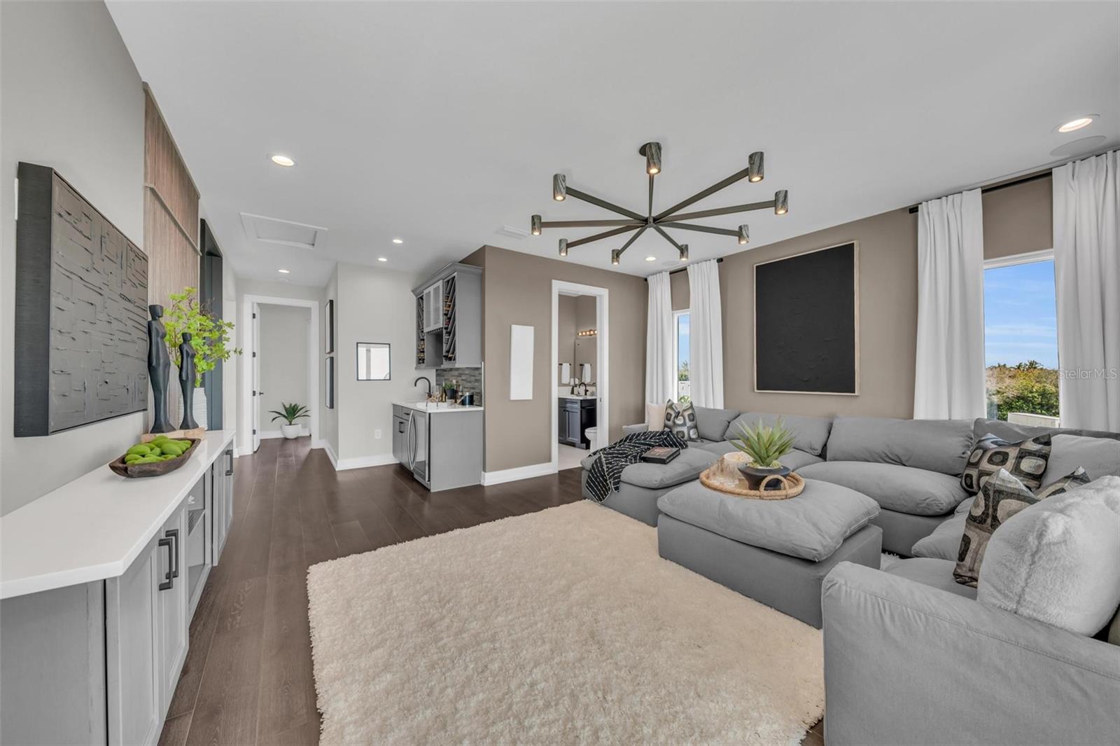 LEGENDS BAY - Residential