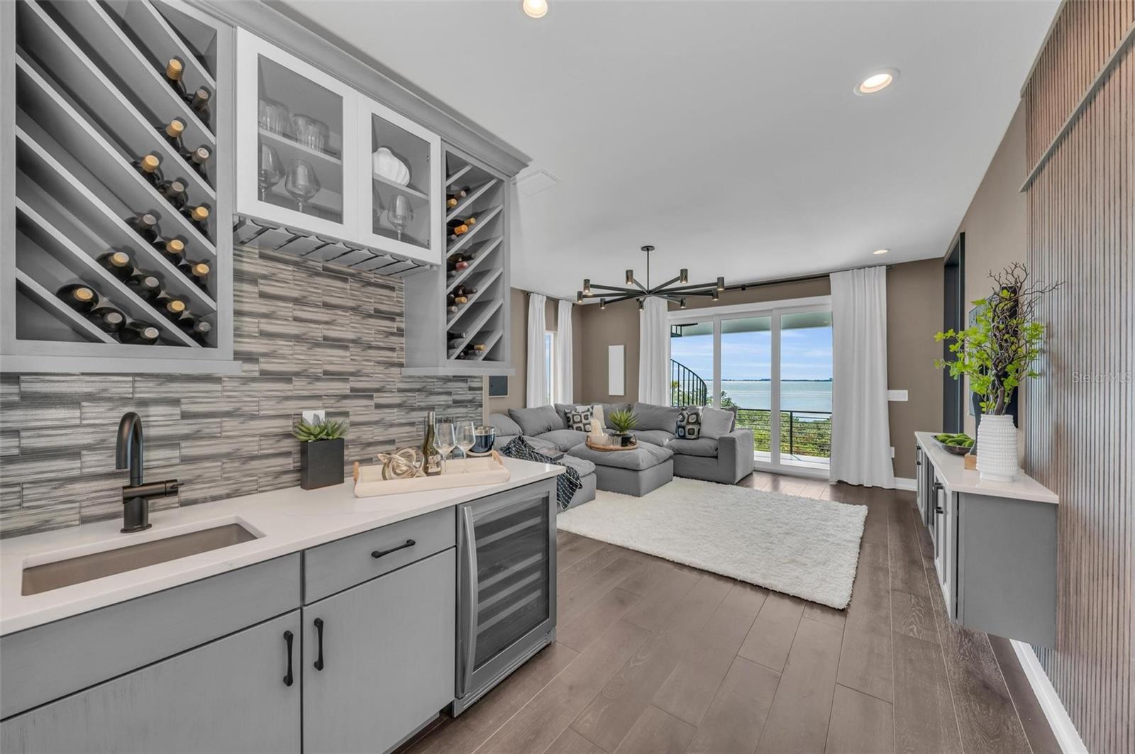 LEGENDS BAY - Residential