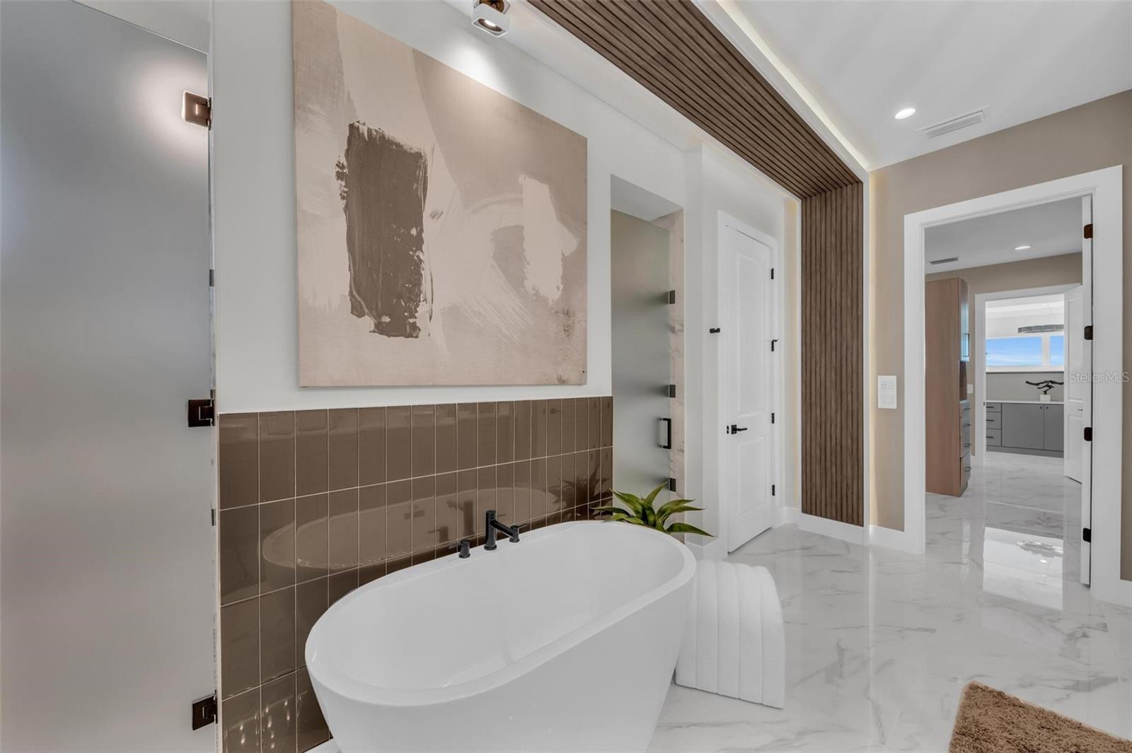 LEGENDS BAY - Residential