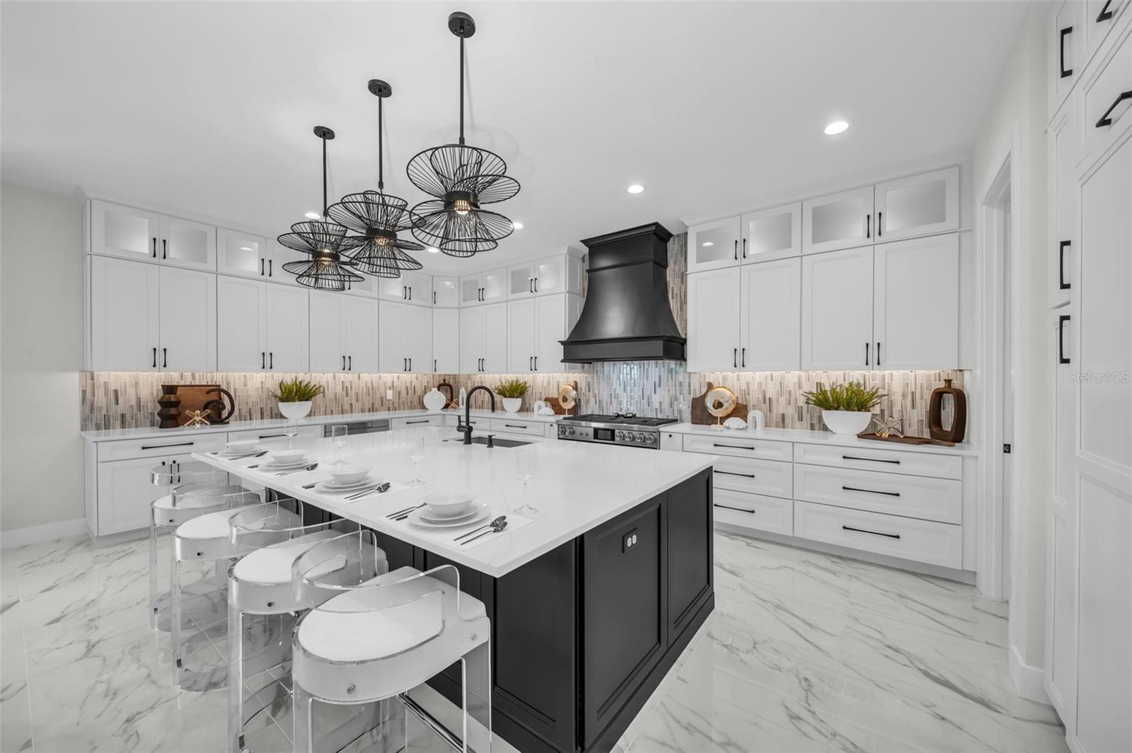 LEGENDS BAY - Residential