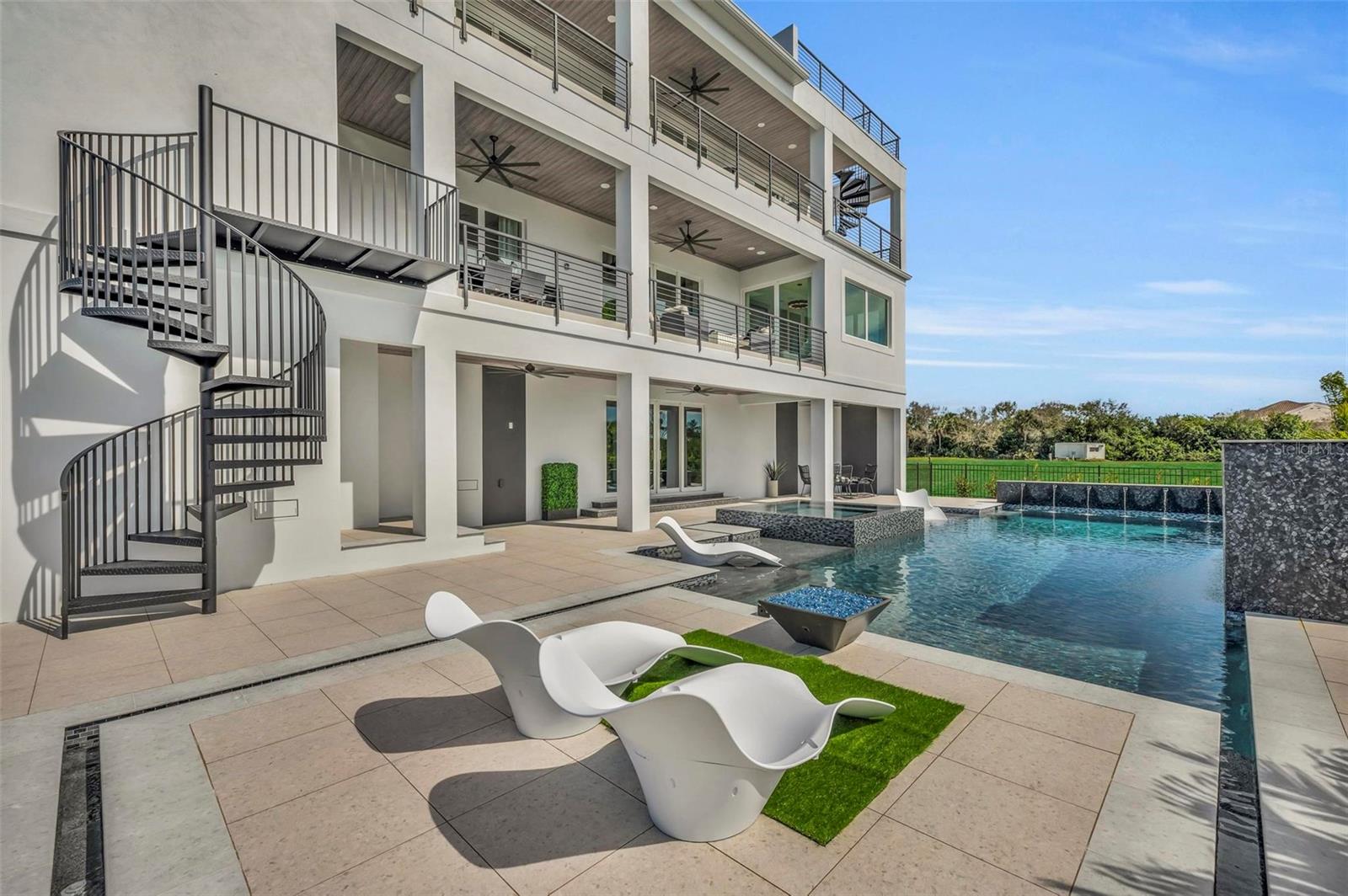 LEGENDS BAY - Residential