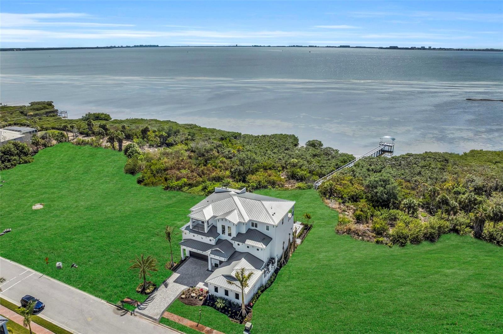LEGENDS BAY - Residential