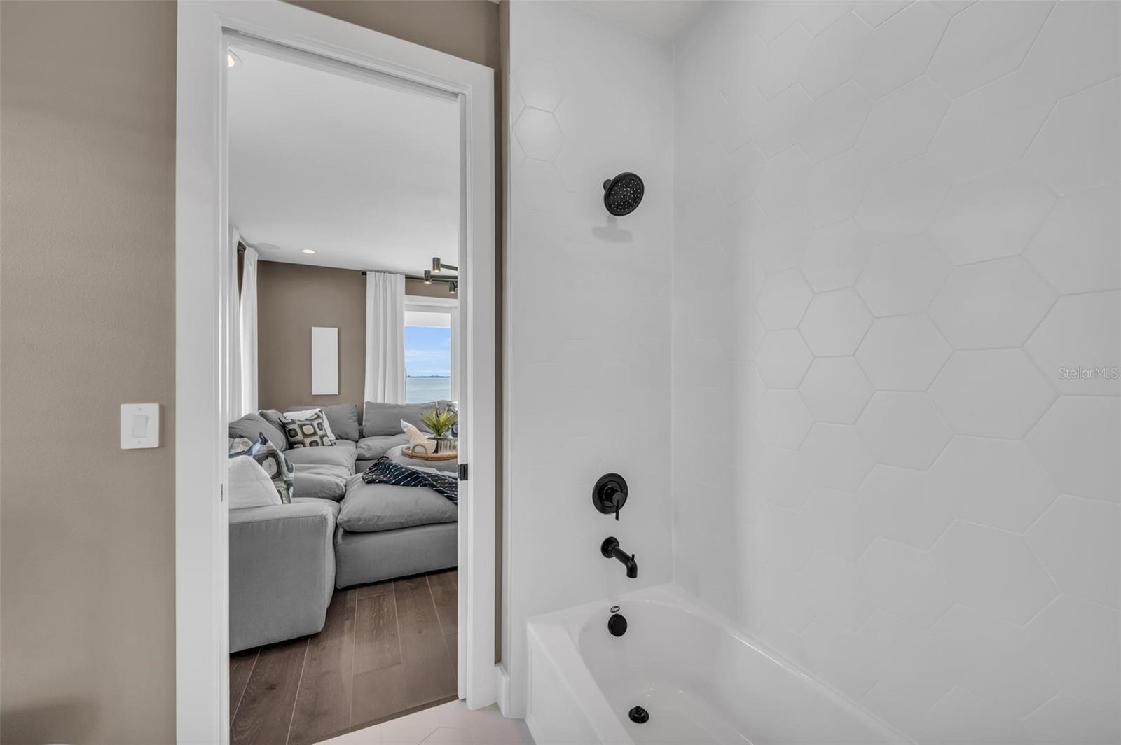 LEGENDS BAY - Residential
