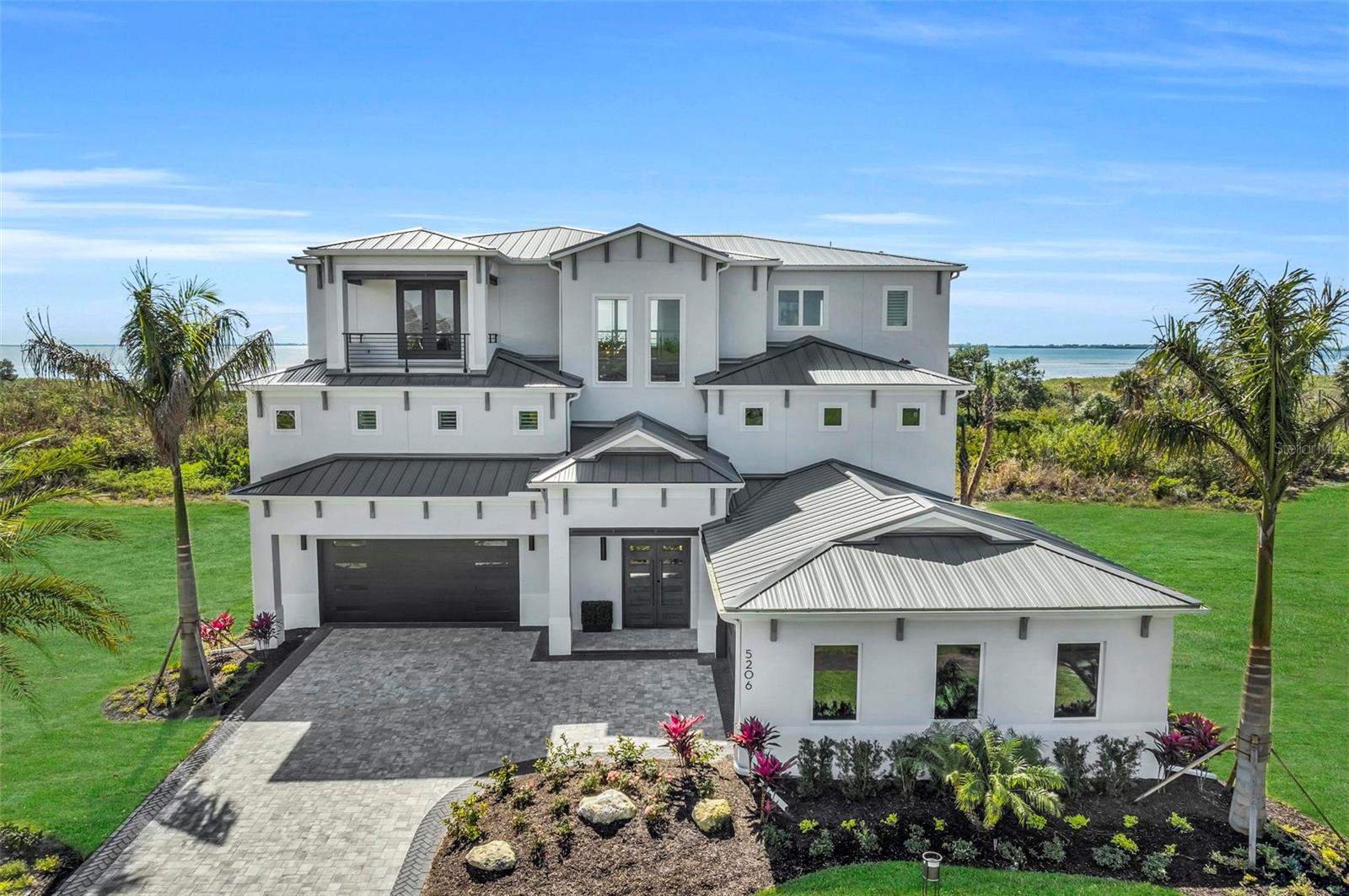 LEGENDS BAY - Residential