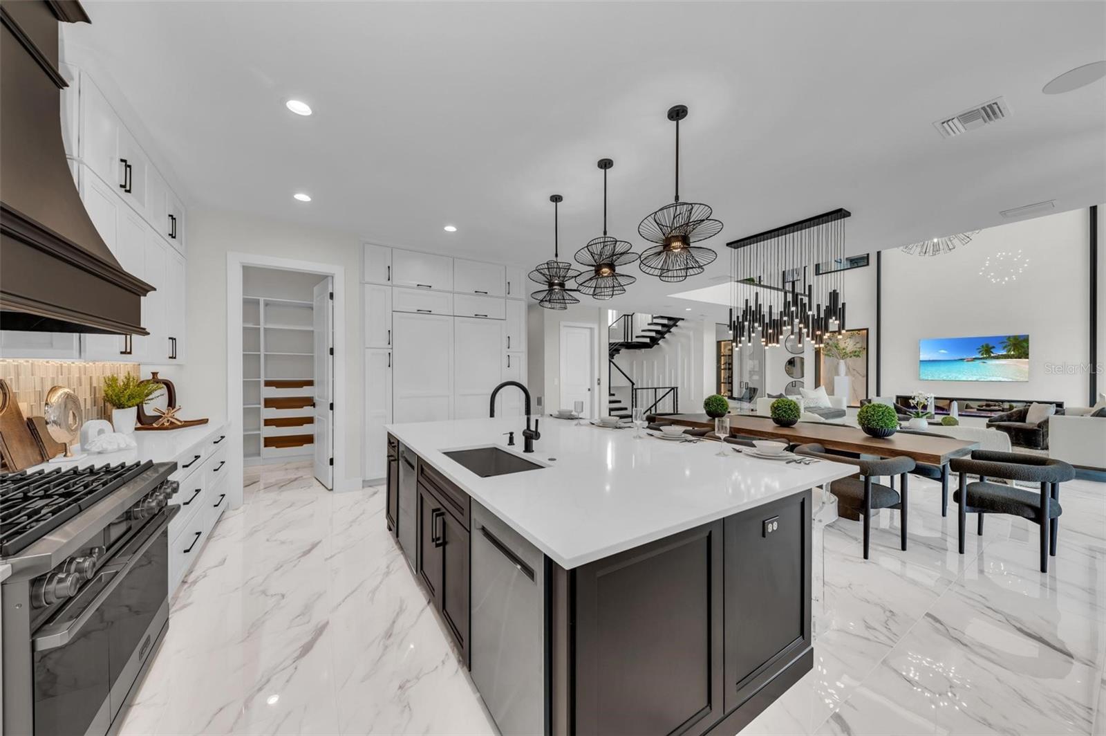 LEGENDS BAY - Residential