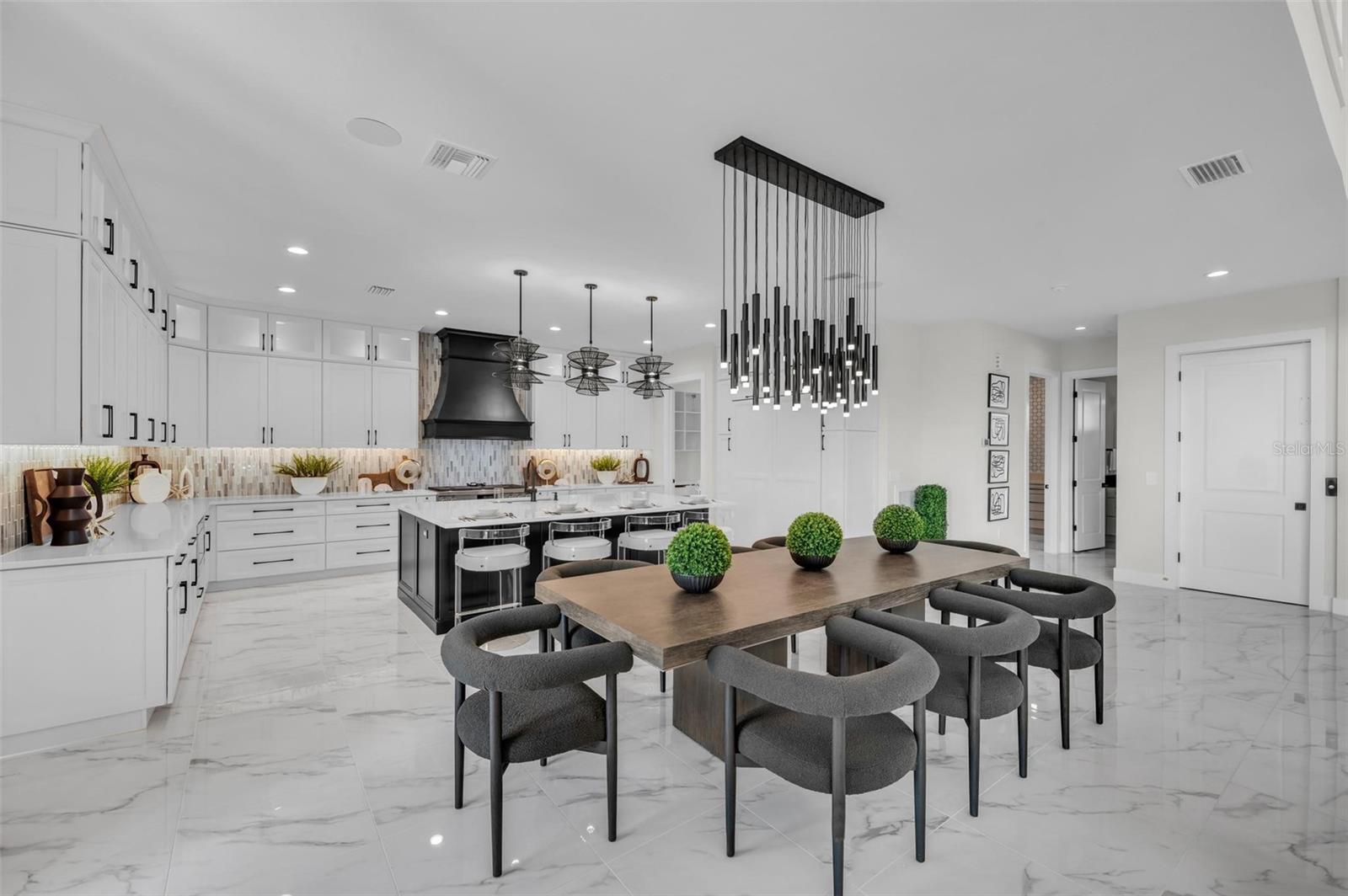 LEGENDS BAY - Residential