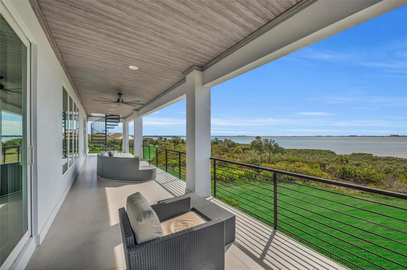 LEGENDS BAY - Residential