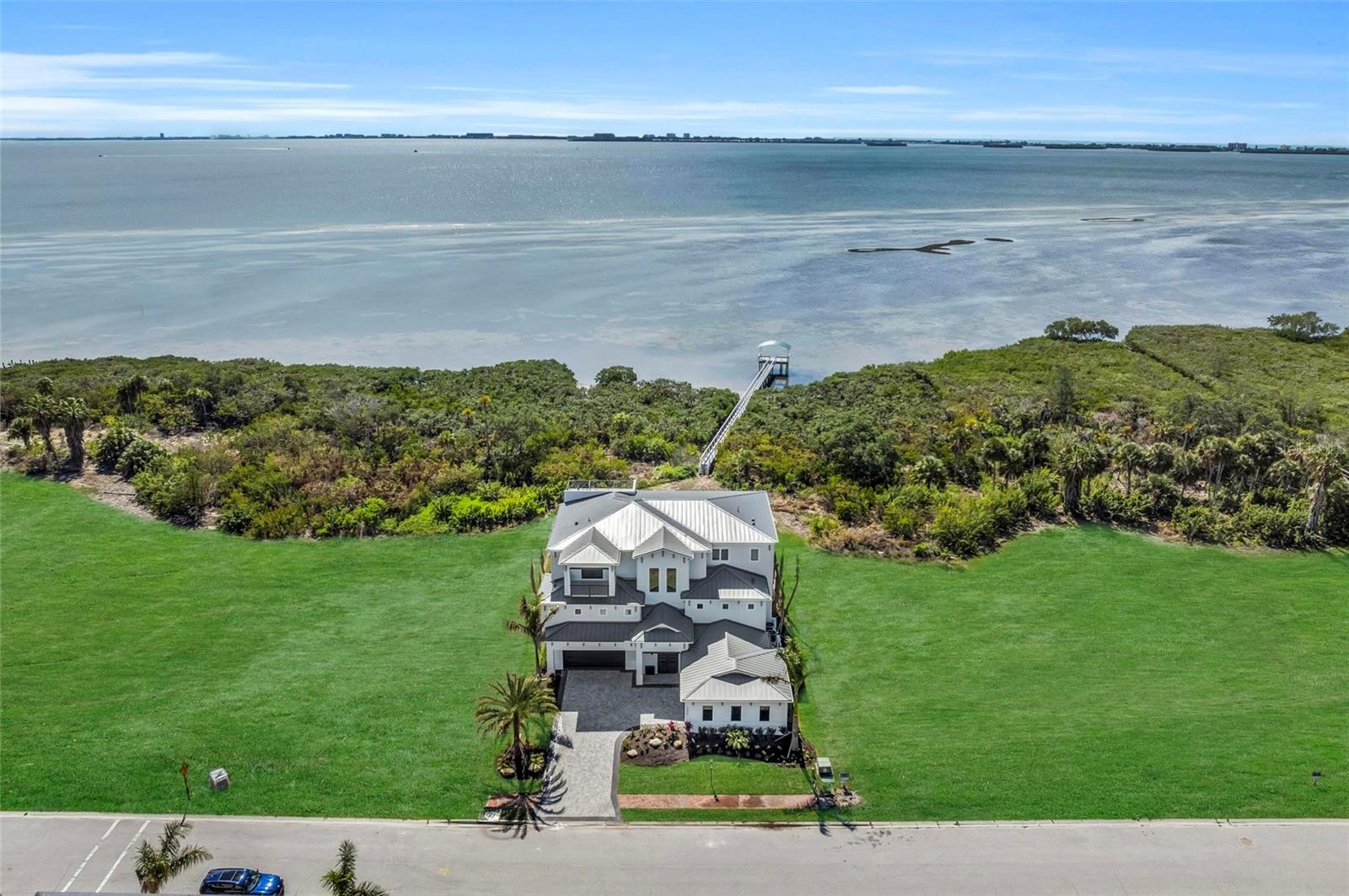 LEGENDS BAY - Residential