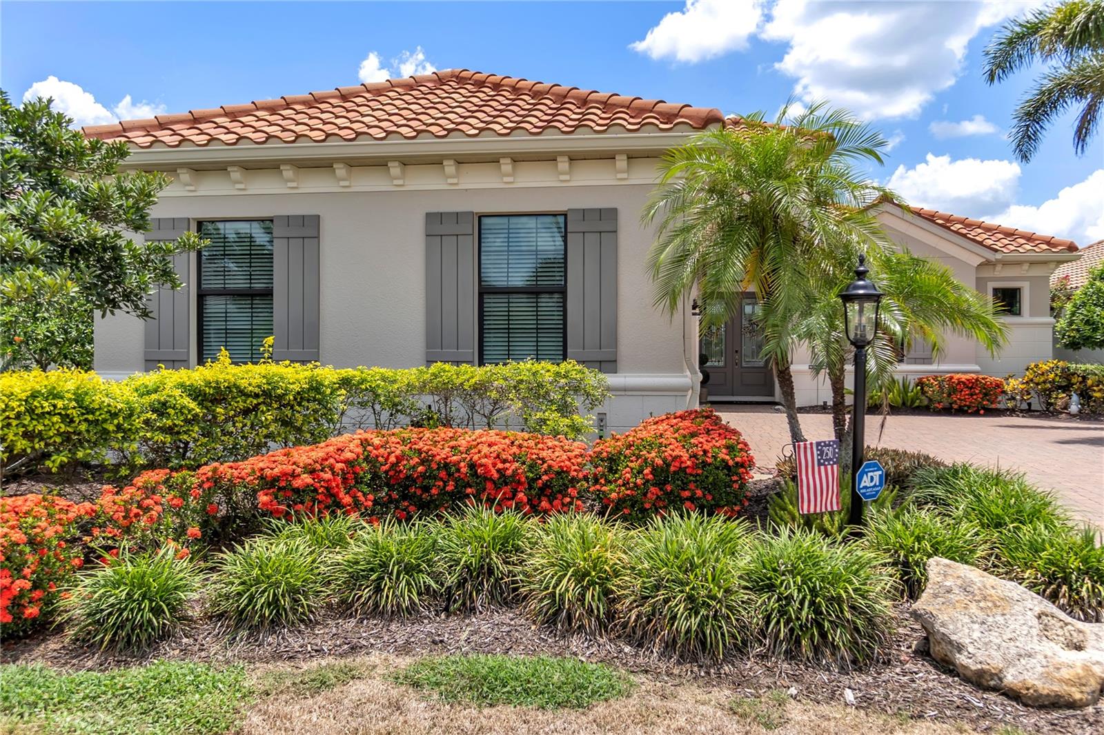COUNTRY CLUB EAST AT LAKEWD RNCH VV1 - Residential