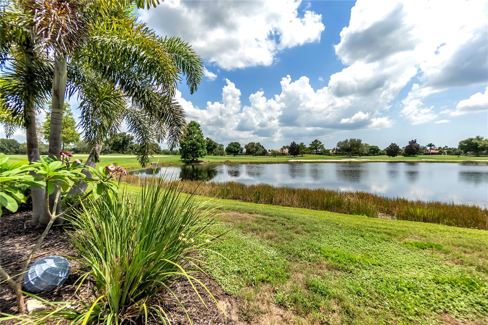 COUNTRY CLUB EAST AT LAKEWD RNCH VV1 - Residential