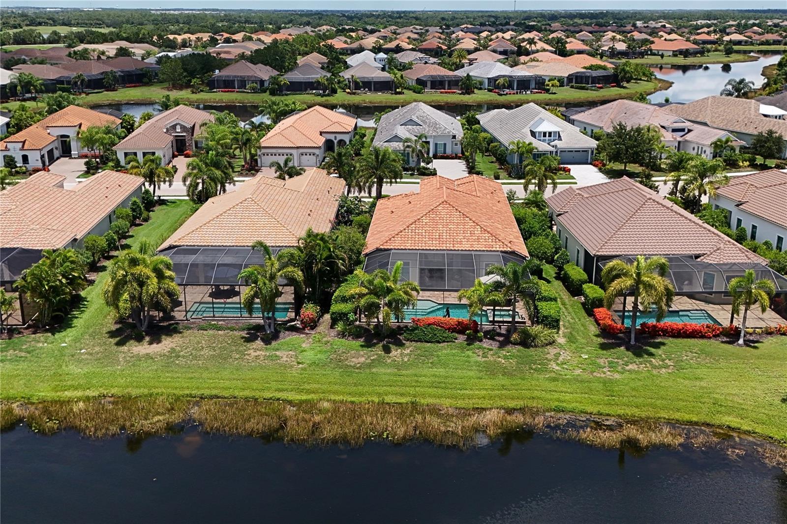 COUNTRY CLUB EAST AT LAKEWD RNCH VV1 - Residential