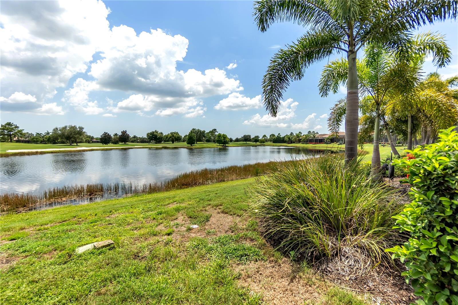 COUNTRY CLUB EAST AT LAKEWD RNCH VV1 - Residential