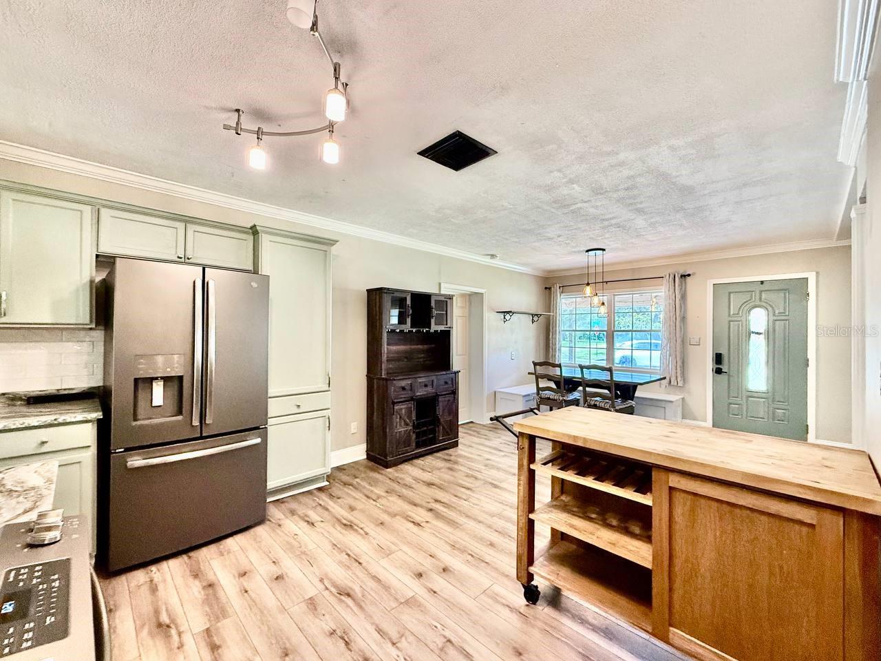 GOLF VIEW HEIGHTS - Residential Lease