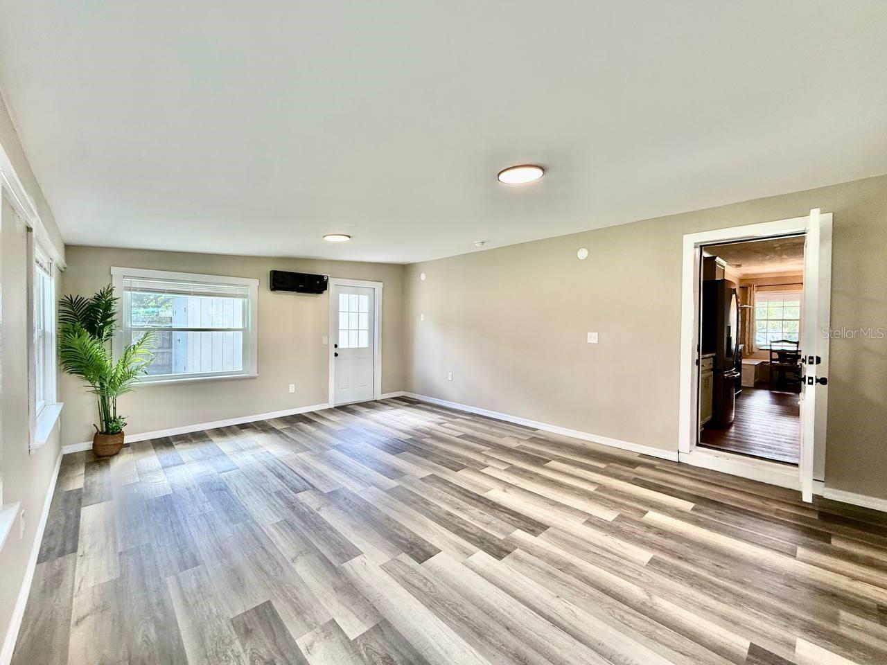 GOLF VIEW HEIGHTS - Residential Lease