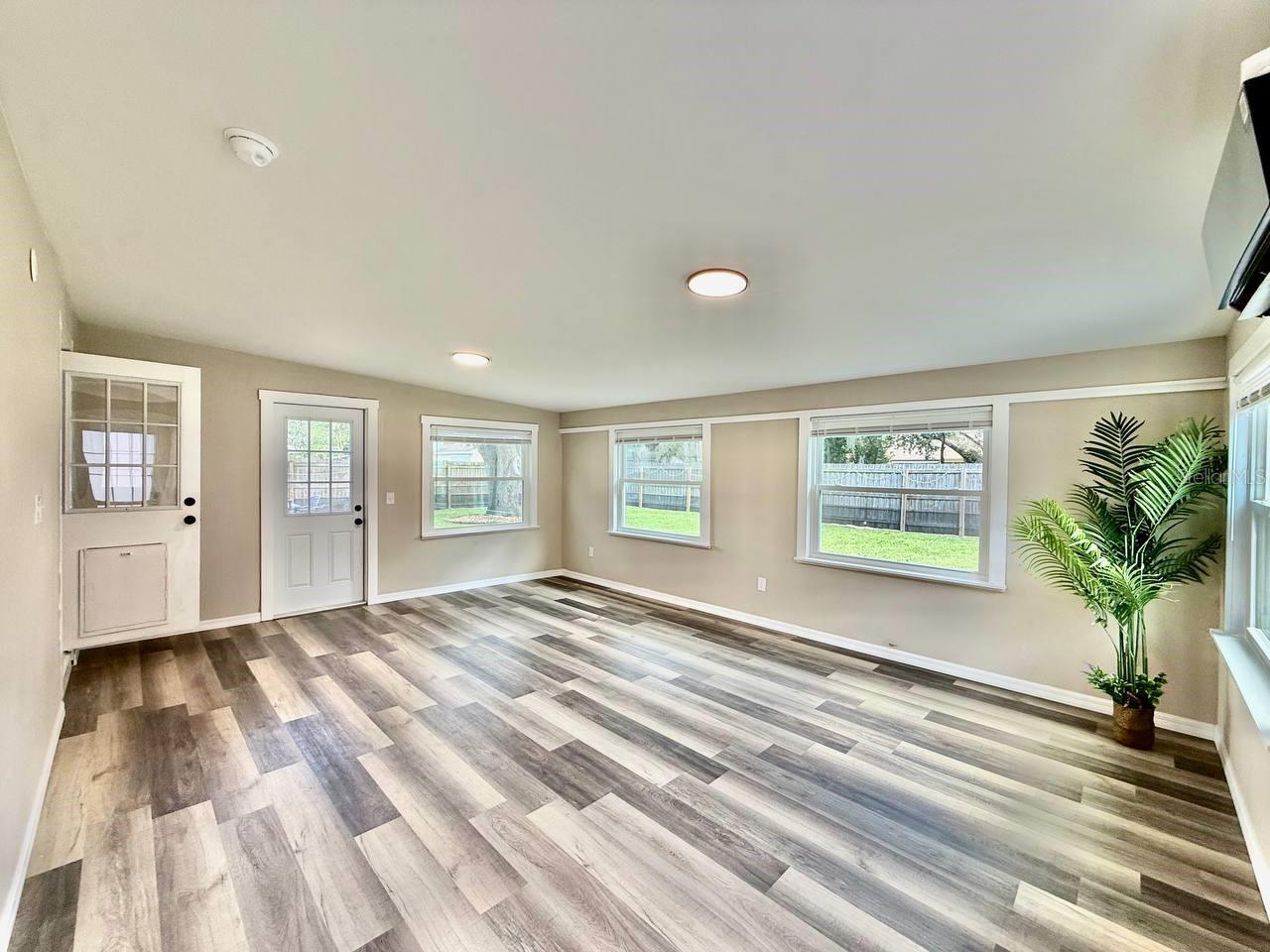 GOLF VIEW HEIGHTS - Residential Lease