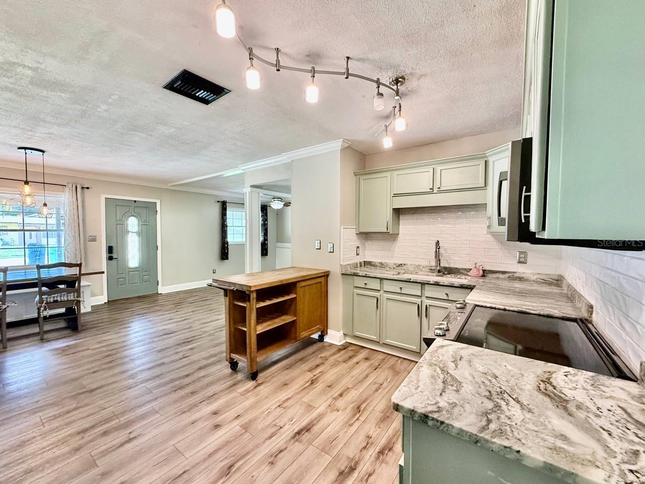 GOLF VIEW HEIGHTS - Residential Lease