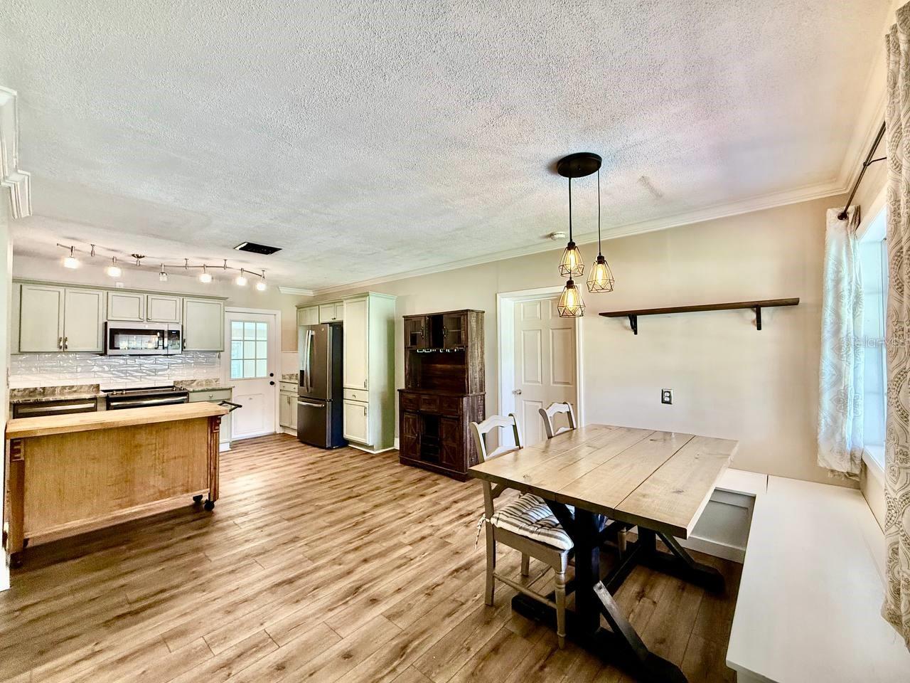 GOLF VIEW HEIGHTS - Residential Lease