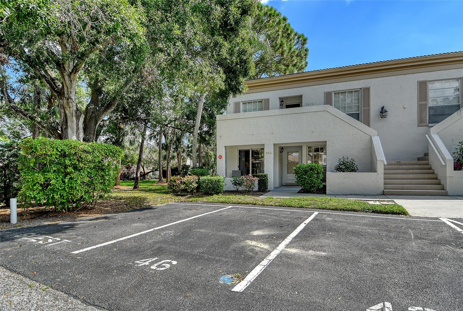 WEDGEWOOD LAKE - Residential