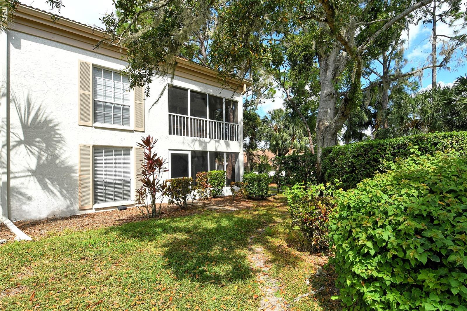WEDGEWOOD LAKE - Residential