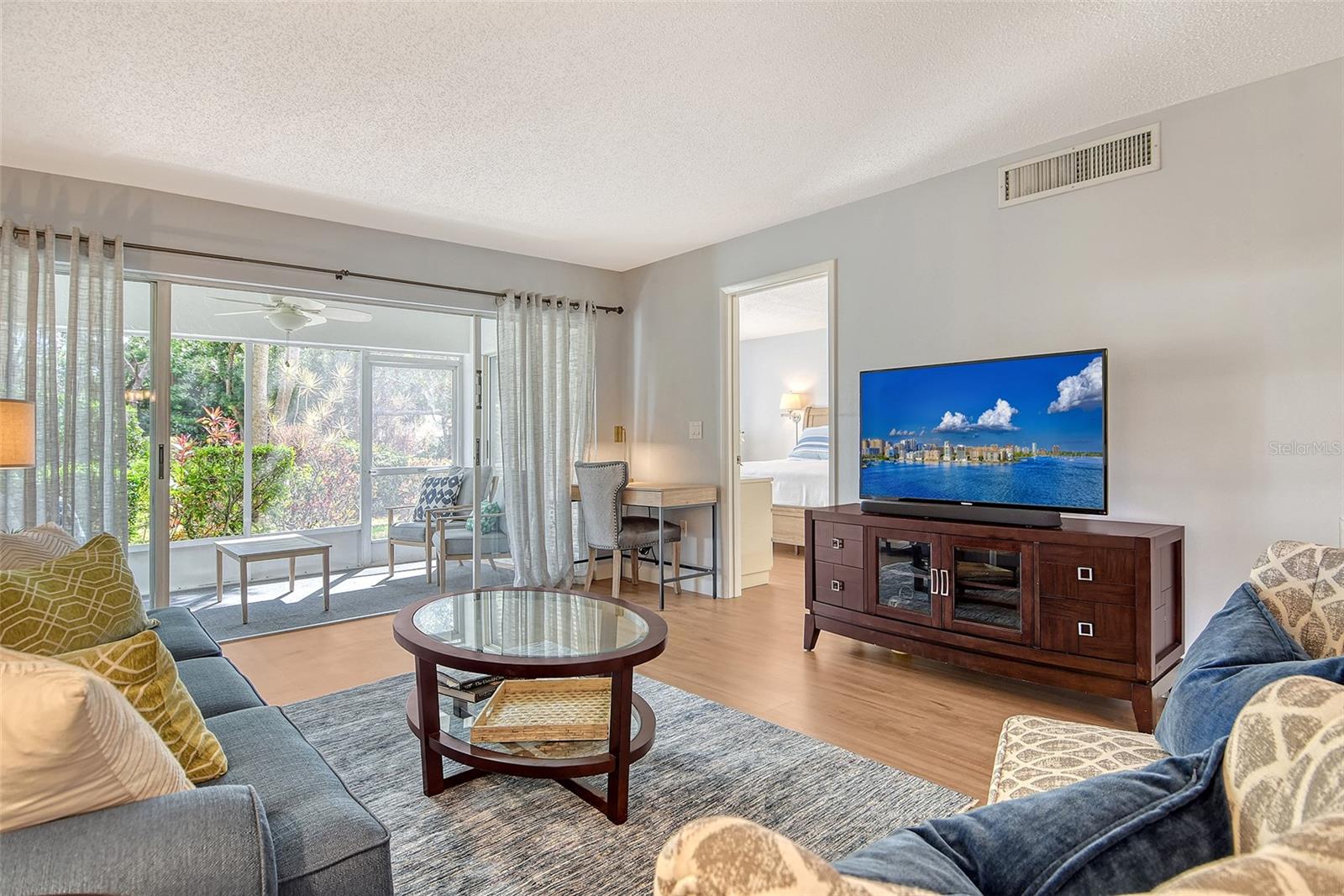 WEDGEWOOD LAKE - Residential
