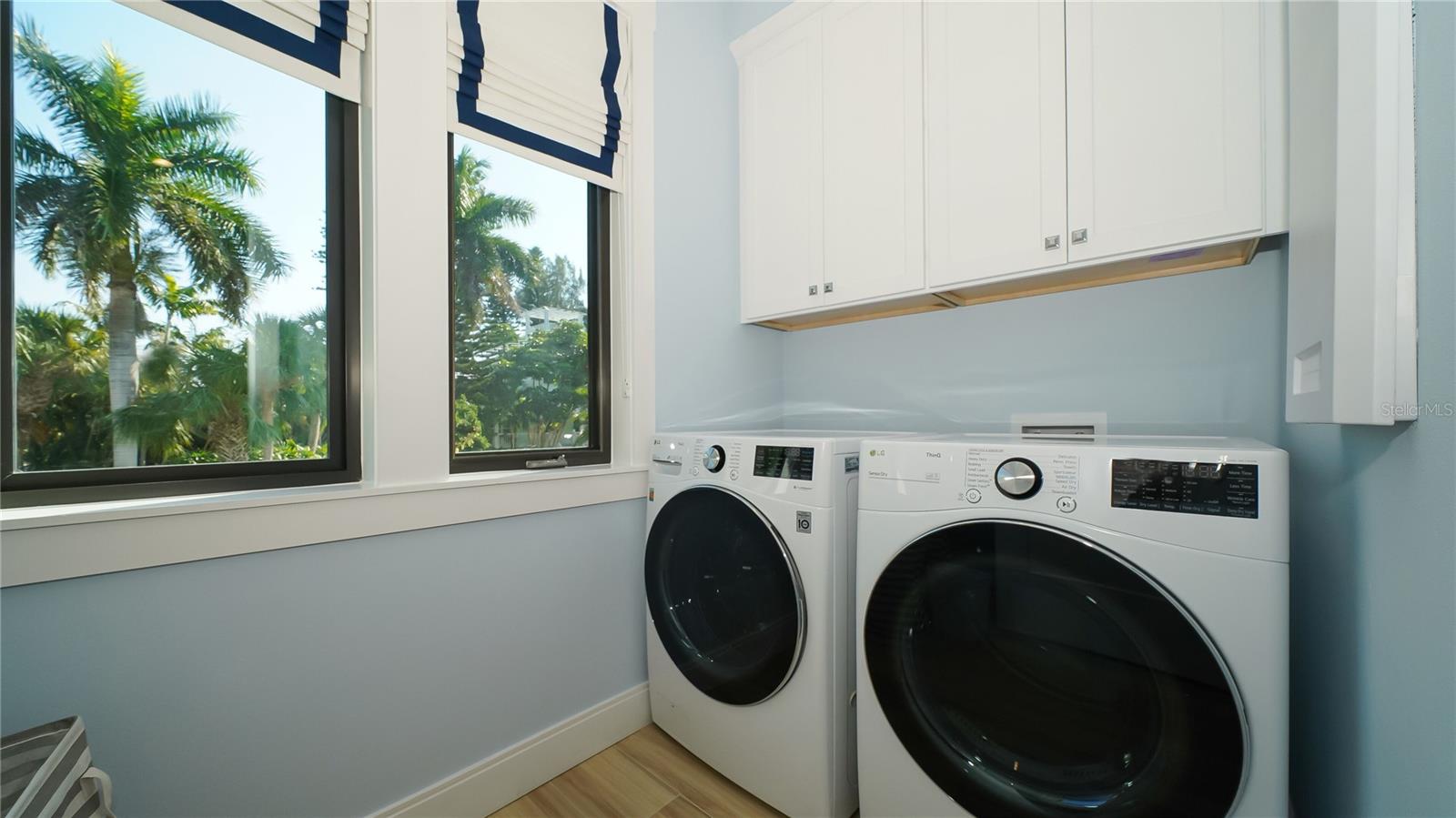 HOLMES BEACH 17TH UNIT - Residential