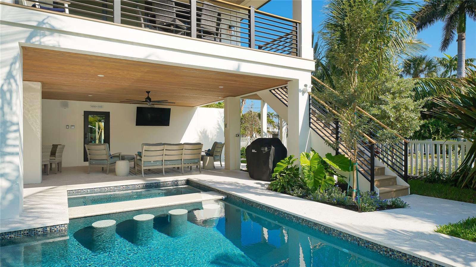 HOLMES BEACH 17TH UNIT - Residential