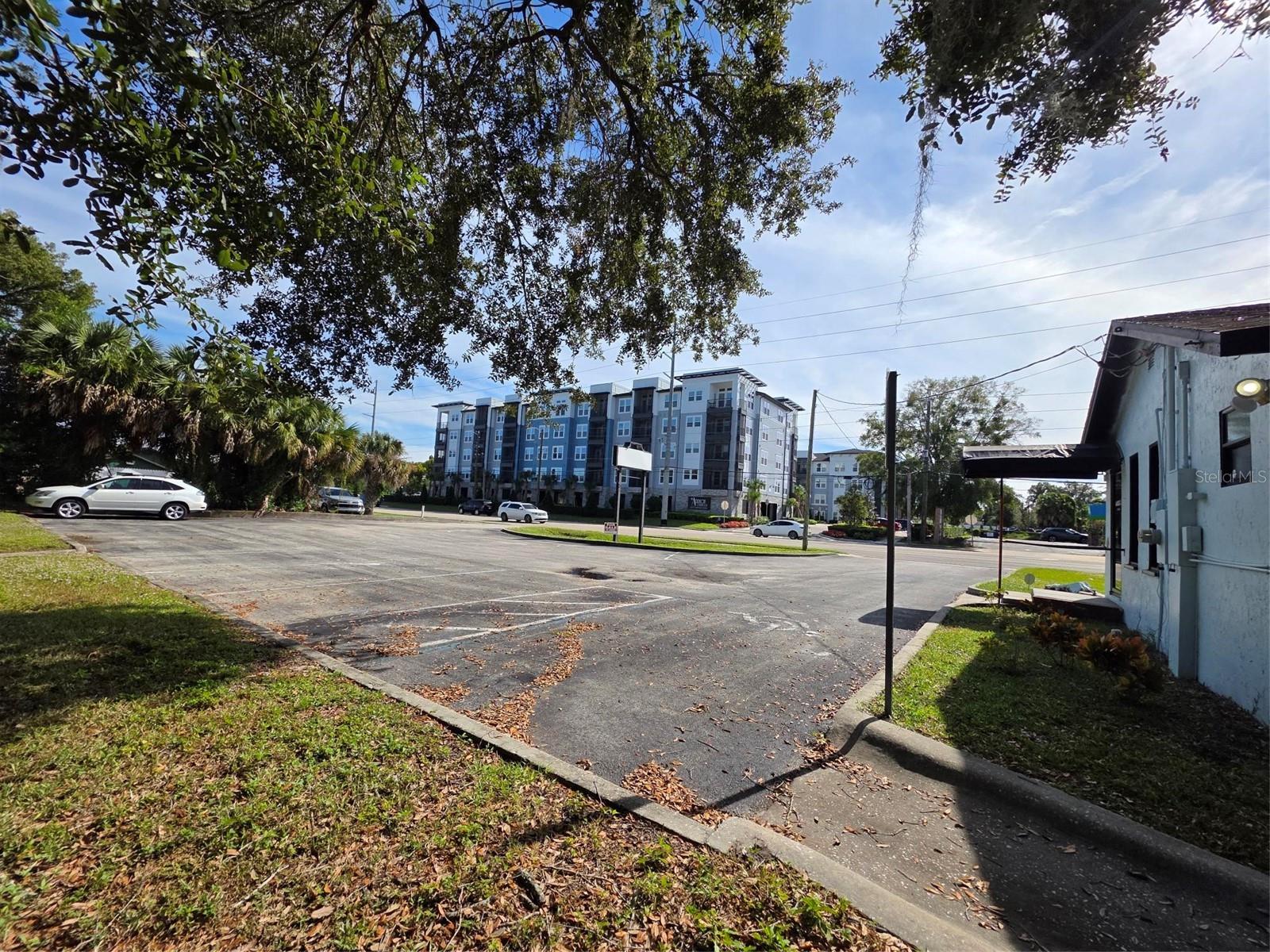 LONGWOOD - Commercial Sale